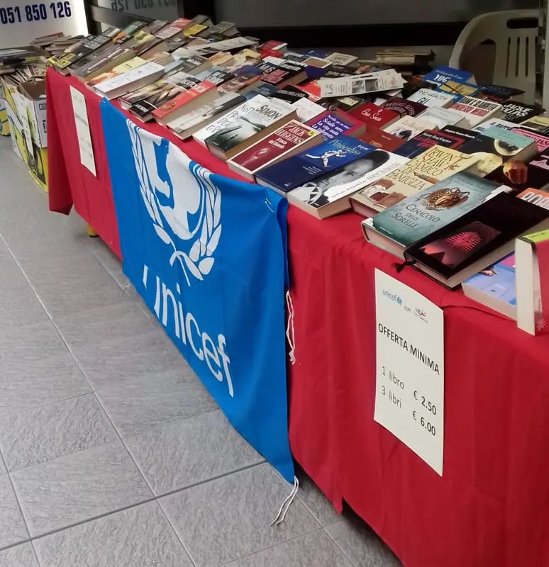 Mercatino di libri usati a cura di Unicef