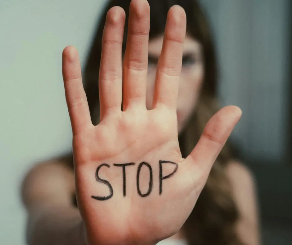 Non abbasserò la voce