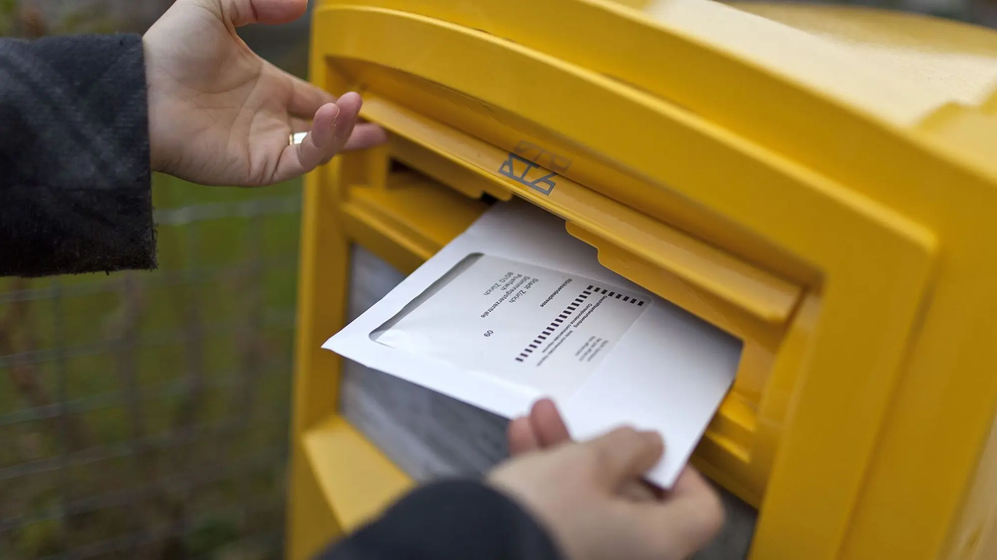 Voto per corrispondenza elettrici ed elettori temporaneamente all'estero