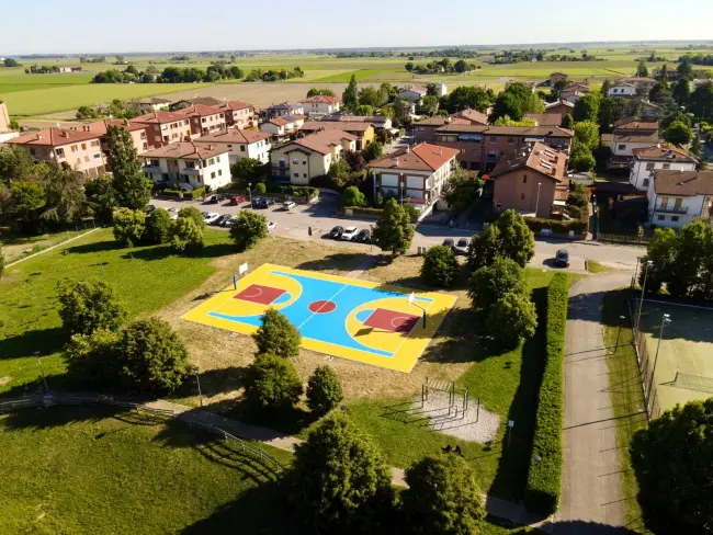 Inaugurato il nuovo campo da basket nell’area sportiva di Villa Fontana