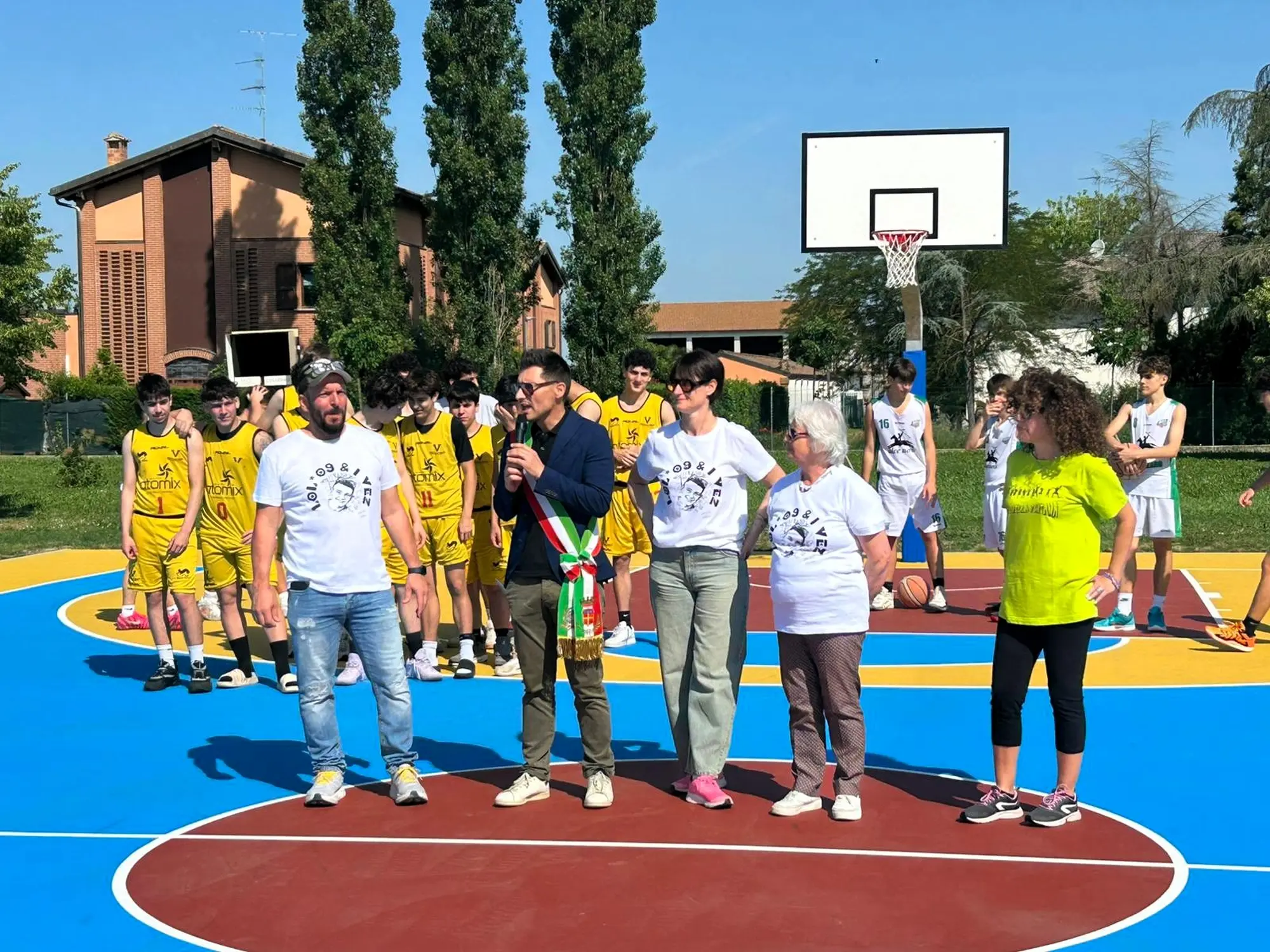 Inaugurato il nuovo campo da basket nell’area sportiva di Villa Fontana