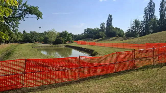 Lavori di riqualificazione del laghetto del Parco delle Mondine