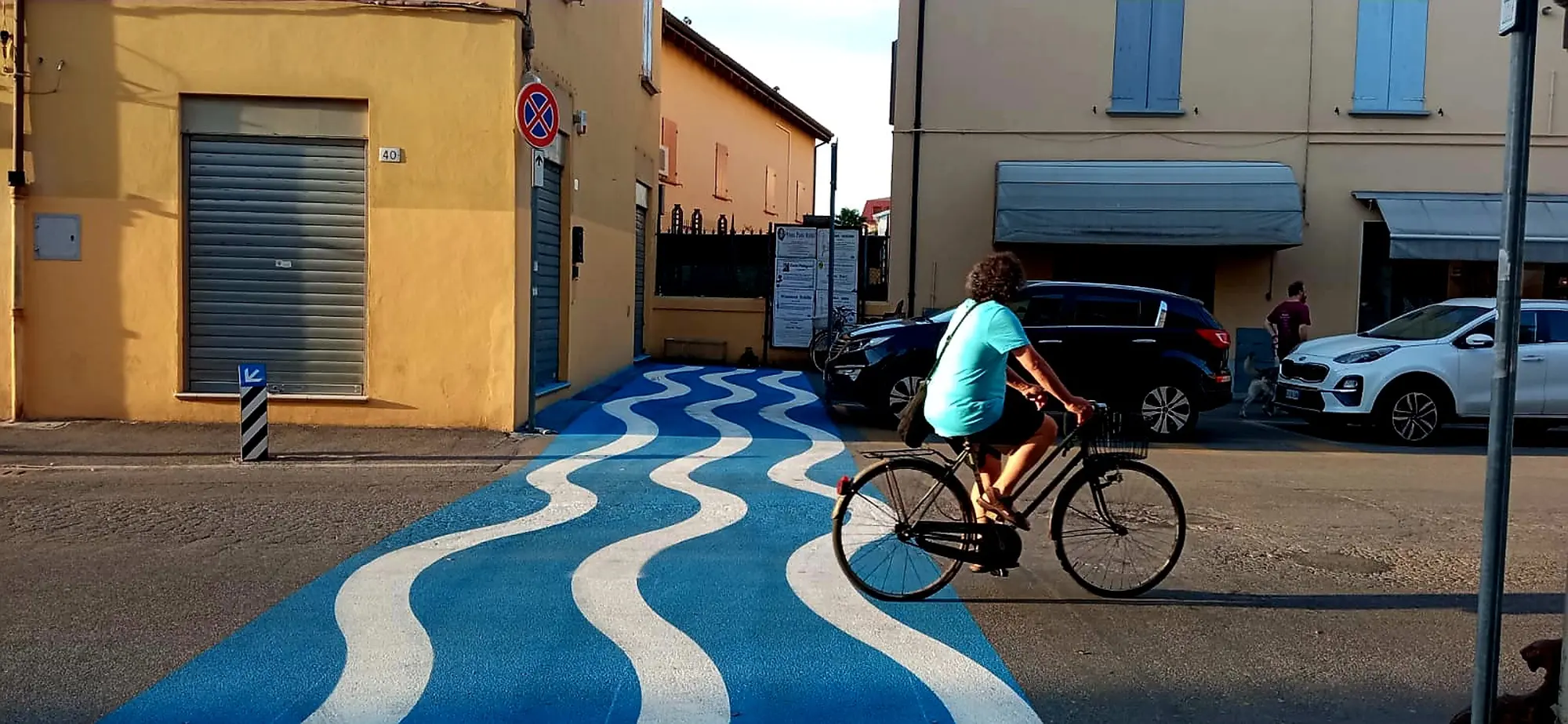 Lo storico canale tombato di Medicina ora è riconoscibile grazie alle “onde blu”